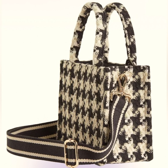 H&M Black and Cream Houndstooth Jacquard Tote Bag - Picture 1 of 17